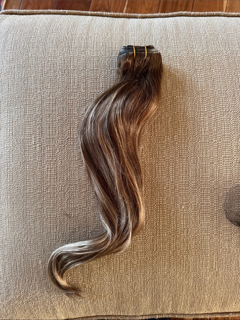 GOO GOO Clip in Hair Extensions 18” T4/27P4 New - Picture 4 of 8